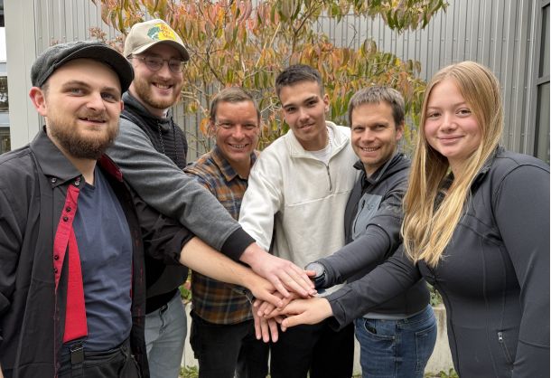 Auf ein tolles gemeinsames SMV-Jahr freuen sich: Tim Sickinger, Alexander Wölk, Herr Strohbeck, Nordin Herr, Herr Hoch, Jasmin Effinowicz (vlnr)
